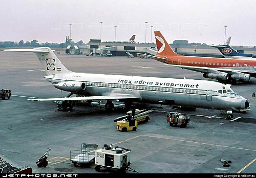 фото самолета McDonnell Douglas DC-9-32 № YU-AJR
